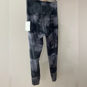 Beyond Yoga High Waisted Midi Legging in Stellar Blue Cloud LP3243